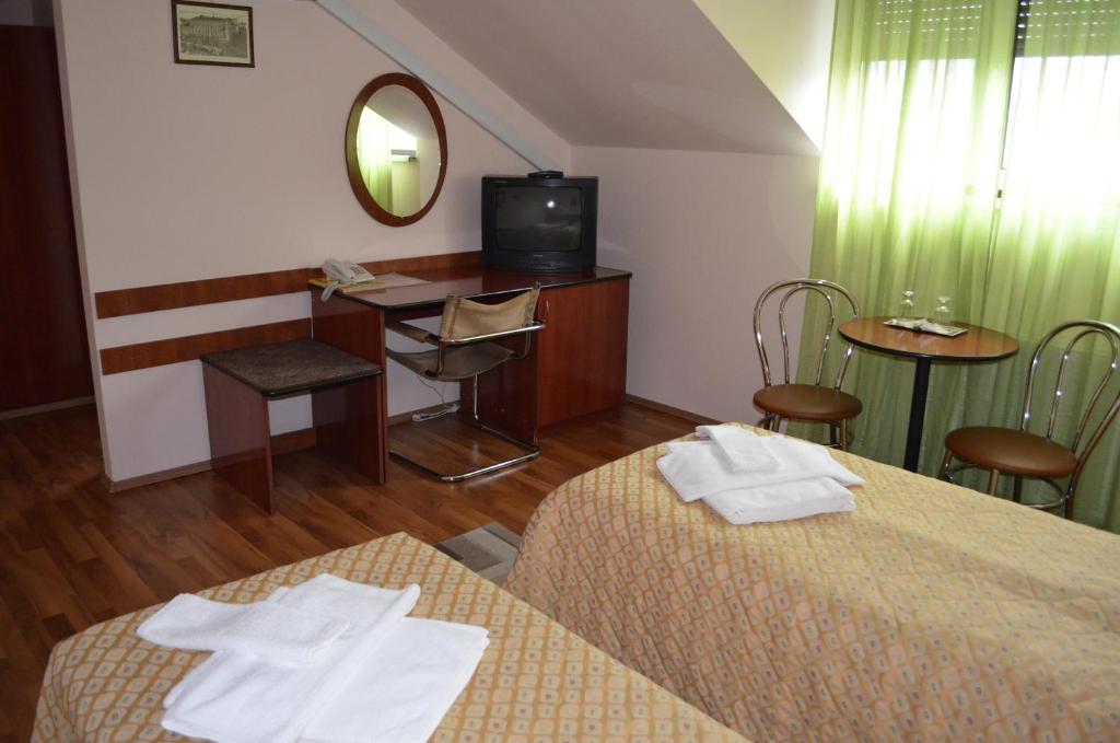 Pension Tip-Top Târgu-Mureş Habitación foto